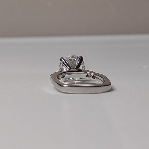 Size 5.75 Ring With Large Clear Stone - Picture 6 of 13